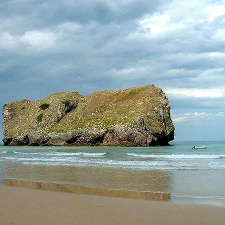 With 2 Bedrooms In Celorio With Terrace 400 M From The Beach Apartment