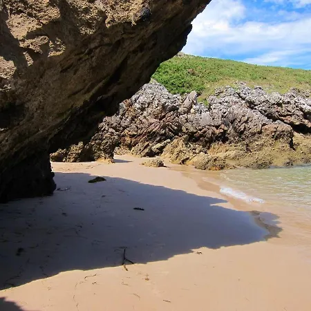 With 2 Bedrooms In Celorio With Terrace 400 M From The Beach * Llanes