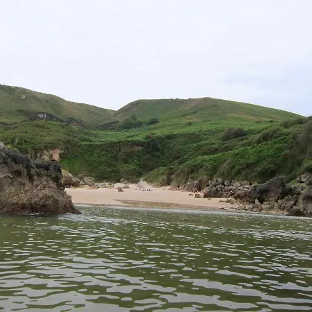 With 2 Bedrooms In Celorio With Terrace 400 M From The Beach * Llanes